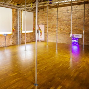 Drążek zawodniczy do studia pole dance i wysokich sufitów CX